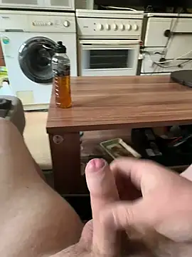 Snapshot of MatThiAs2806 chatting on May 18, 5:46 am MatThiAs2806 online show from May 18, 5:46 am