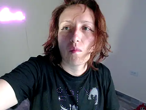 kittykalor09 online show from April 12, 10:37 pm