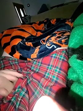 Snapshot of Assboy007 chatting on March 5, 1:39 pm Assboy007 online show from March 5, 1:39 pm