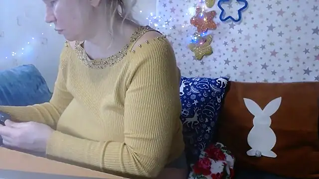 QueenLana online show from January 8, 9:55 am