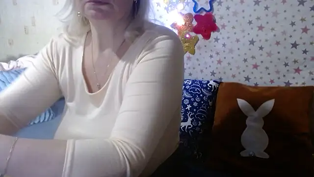 QueenLana online show from February 20, 7:03 pm