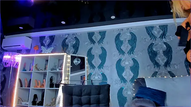 anneswhite online show from January 15, 5:01 am