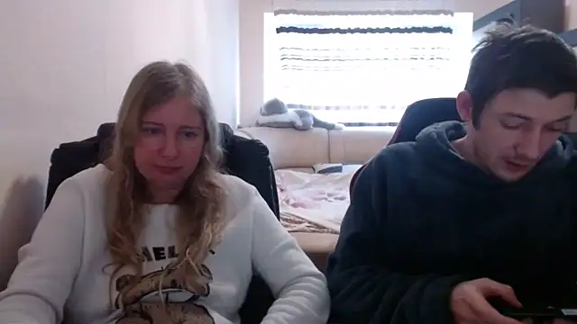 PeterAndJen online show from March 10, 1:10 pm