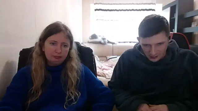 PeterAndJen online show from March 14, 5:46 pm