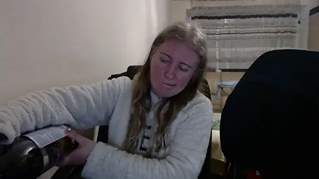 PeterAndJen online show from February 15, 7:54 pm