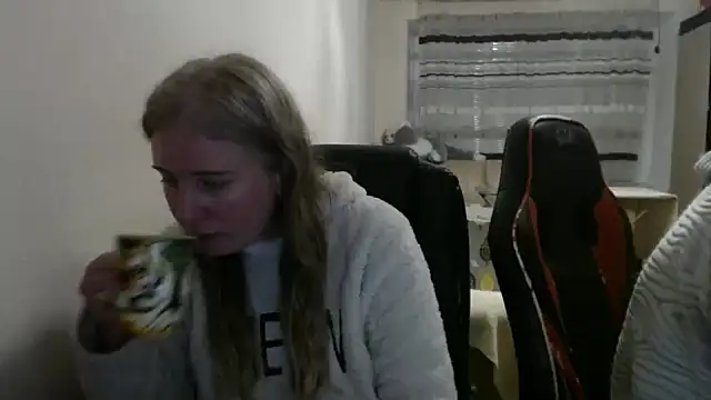 PeterAndJen online show from February 16, 8:27 pm