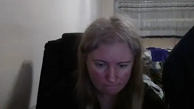 PeterAndJen online show from April 6, 5:47 pm