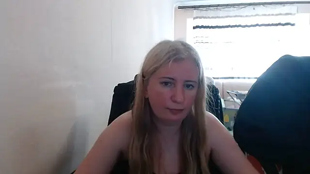 Snapshot of PeterAndJen chatting on June 16, 5:37 pm PeterAndJen online show from June 16, 5:37 pm
