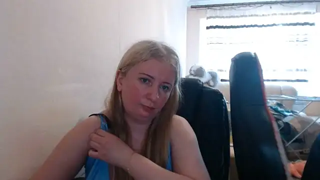 Snapshot of PeterAndJen chatting on June 27, 12:22 pm PeterAndJen online show from June 27, 12:22 pm