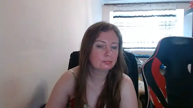 Snapshot of PeterAndJen chatting on July 3, 5:36 am PeterAndJen online show from July 3, 5:36 am