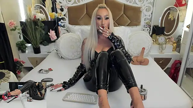 Snapshot of hotgirlsmoking_69xxx chatting on September 12, 2:50 pm hotgirlsmoking 69xxx online show from September 12, 2:50 pm