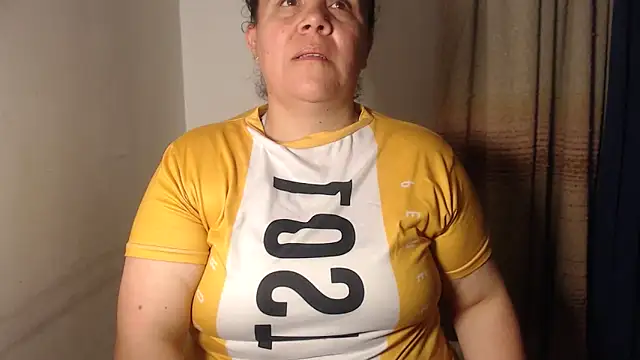 agathamiller01 online show from April 14, 11:22 pm