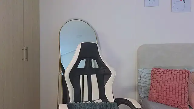 bella  adams online show from February 15, 12:36 pm