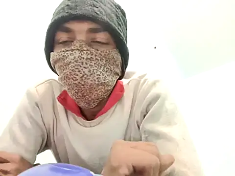 Snapshot of PrabV0319 chatting on December 1, 11:32 pm PrabV0319 online show from December 1, 11:32 pm