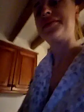 kylie blck online show from February 26, 4:00 am