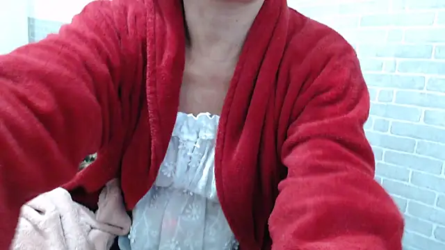Snapshot of sweet_luana chatting on May 30, 3:47 am sweet luana online show from May 30, 3:47 am