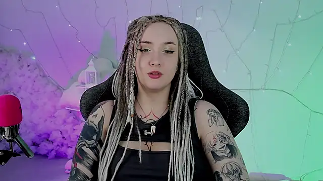 AsheLucker online show from March 22, 8:40 am