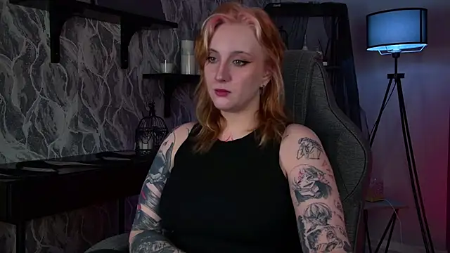 AsheLucker online show from April 18, 2:15 am