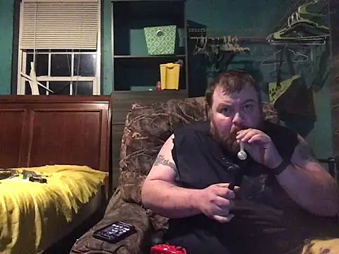 Snapshot of fatdickdaddy448 chatting on December 13, 9:46 am fatdickdaddy448 online show from December 13, 9:46 am