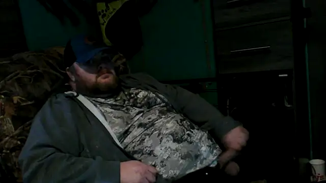 Snapshot of fatdickdaddy448 chatting on December 21, 10:30 pm fatdickdaddy448 online show from December 21, 10:30 pm