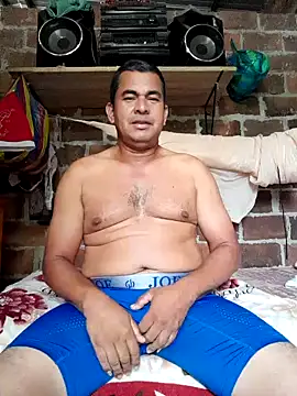 axomen online show from December 15, 6:48 pm