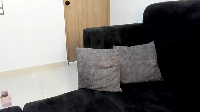 Snapshot of Sarah_Jhonson chatting on June 24, 9:47 pm Sarah Jhonson online show from June 24, 9:47 pm