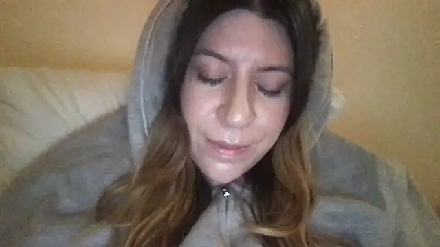 Snapshot of HYPHYtype chatting on January 22, 8:29 am HYPHYtype online show from January 22, 8:29 am