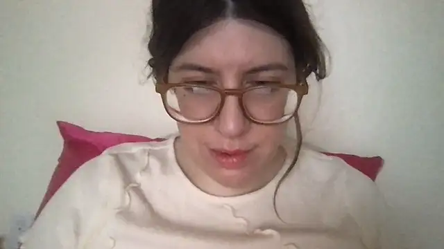 Snapshot of HYPHYtype chatting on February 2, 9:34 pm HYPHYtype online show from February 2, 9:34 pm