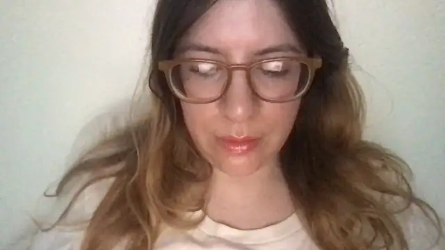 Snapshot of HYPHYtype chatting on February 7, 3:41 pm HYPHYtype online show from February 7, 3:41 pm