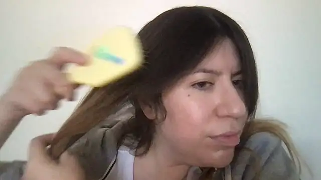 Snapshot of HYPHYtype chatting on February 20, 9:20 pm HYPHYtype online show from February 20, 9:20 pm