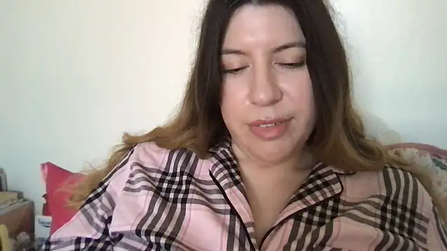 Snapshot of HYPHYtype chatting on February 21, 10:59 pm HYPHYtype online show from February 21, 10:59 pm