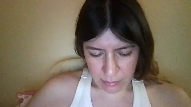 Snapshot of HYPHYtype chatting on March 9, 4:05 am HYPHYtype online show from March 9, 4:05 am