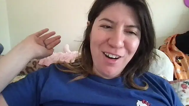 Snapshot of HYPHYtype chatting on October 15, 7:47 pm HYPHYtype online show from October 15, 7:47 pm