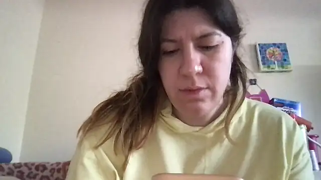 Snapshot of HYPHYtype chatting on October 18, 5:03 pm HYPHYtype online show from October 18, 5:03 pm