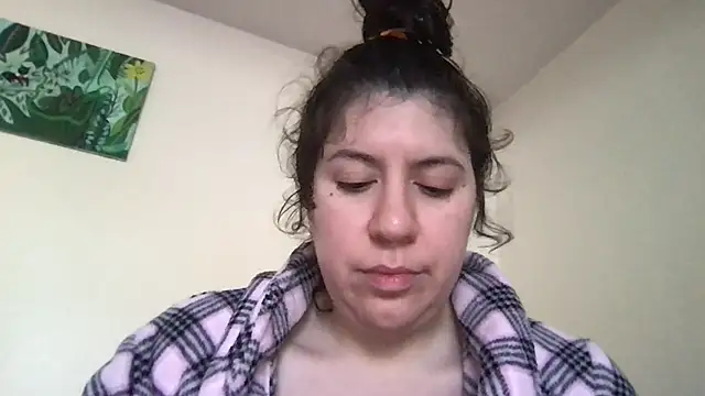 Snapshot of HYPHYtype chatting on October 29, 6:20 pm HYPHYtype online show from October 29, 6:20 pm