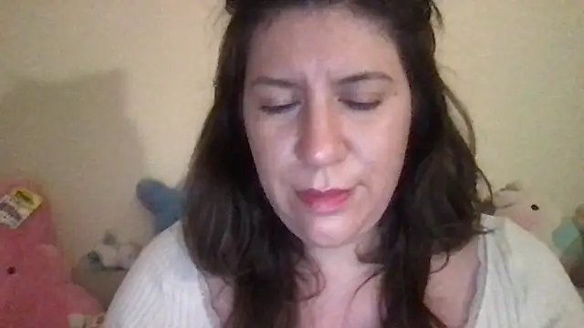 Snapshot of HYPHYtype chatting on November 13, 12:31 am HYPHYtype online show from November 13, 12:31 am