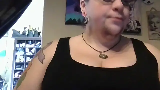 GothyBaby online show from November 13, 3:55 pm