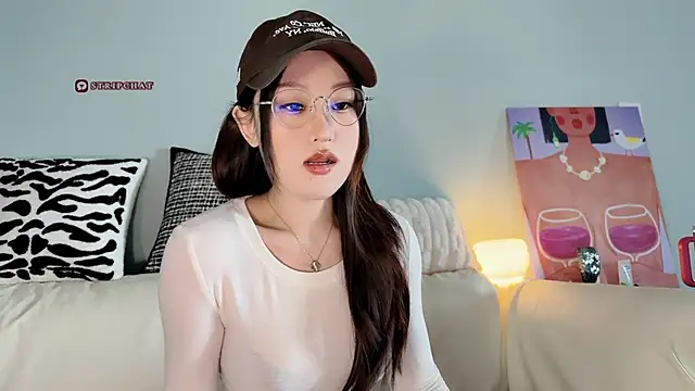 Snapshot of sphynx-_- chatting on March 21, 4:28 am sphynx- - online show from March 21, 4:28 am