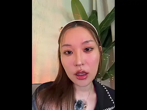 Snapshot of sphynx-_- chatting on October 29, 1:57 pm sphynx- - online show from October 29, 1:57 pm