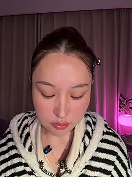 Snapshot of sphynx-_- chatting on November 27, 3:03 pm sphynx- - online show from November 27, 3:03 pm