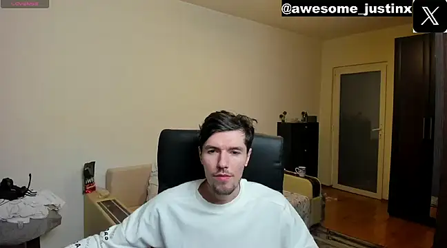 awesomejustin online show from December 2, 11:45 am