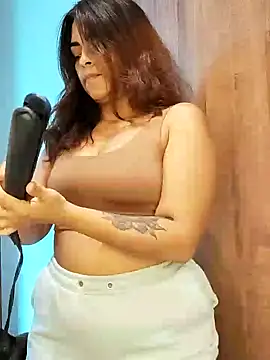 Snapshot of Ivanna2 chatting on February 3, 4:41 pm Ivanna2 online show from February 3, 4:41 pm