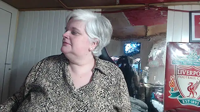 Snapshot of sexychazza16 chatting on December 13, 6:16 pm sexychazza16 online show from December 13, 6:16 pm