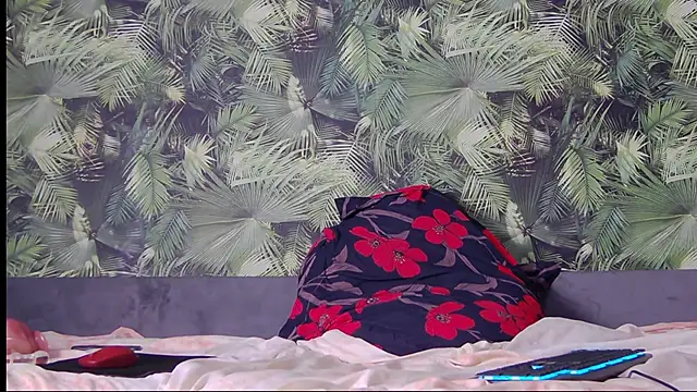 Snapshot of Alison_Drew chatting on March 17, 6:51 am Alison Drew online show from March 17, 6:51 am