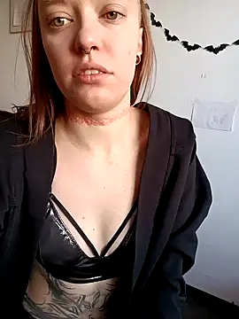 Snapshot of Aelita_bb chatting on February 5, 10:08 am Aelita bb online show from February 5, 10:08 am