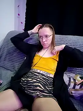 Snapshot of Aelita_bb chatting on February 6, 2:37 pm Aelita bb online show from February 6, 2:37 pm