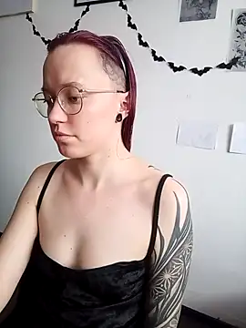 Snapshot of Aelita_bb chatting on February 24, 1:21 pm Aelita bb online show from February 24, 1:21 pm