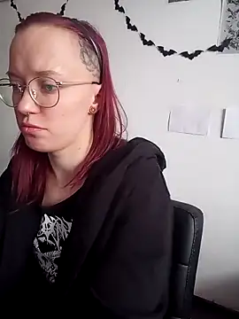 Snapshot of Aelita_bb chatting on March 5, 10:44 am Aelita bb online show from March 5, 10:44 am