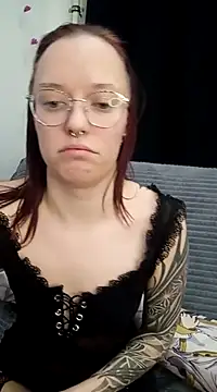 Snapshot of Aelita_bb chatting on March 13, 6:23 pm Aelita bb online show from March 13, 6:23 pm