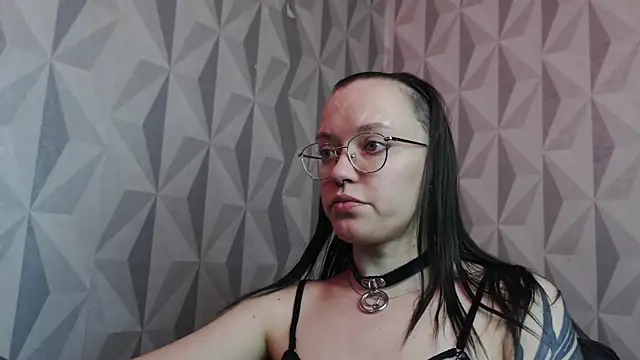 Snapshot of Aelita_bb chatting on October 20, 3:23 pm Aelita bb online show from October 20, 3:23 pm